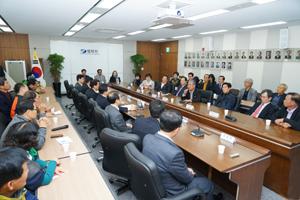 익산시 주민자치협의회와 지방자치 발전방안 논의 새 창으로 열립니다.