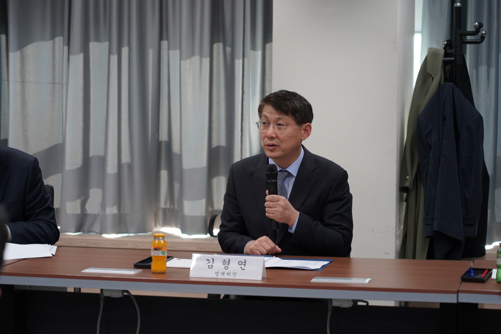 산업단지 입주기업의 개선 의견 수렴을 위한 현장간담회에 참석한 김형연 법제처장 사진1